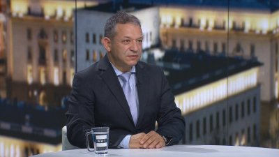 Димитър Гърдев: Гори общественият договор в Западна Европа