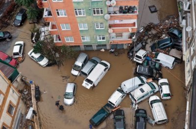 Турция дава по 180 евро на 5 000 души, пострадали от потопа в Истанбул