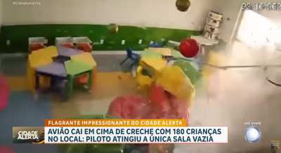 Самолет се разби в детска градина в Бразилия (ВИДЕО)