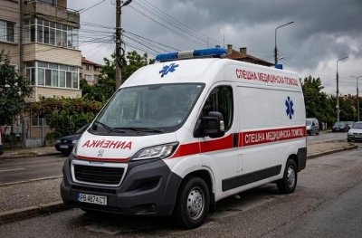 Младеж е настанен в реанимация след катастрофа край Перник