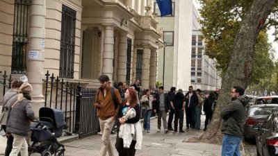 Гюров бие в Лондон при ниска избирателна активност