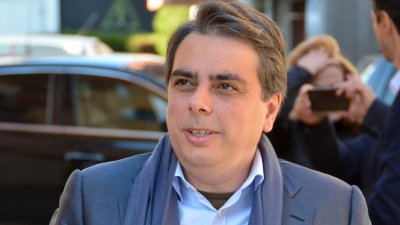 Асен Василев: Гласувах за силна България, да не се срамуваме от следващия президент 