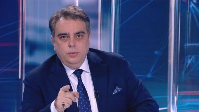 Асен Василев: Искаме ли президент, който е гумен печат на Радев?