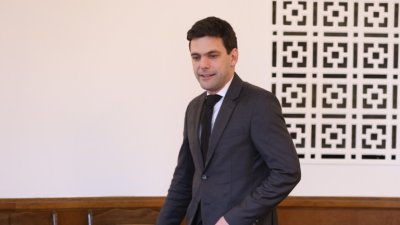Никола Минчев към Радев: На Иво Христов ли вярвате? Недейте!