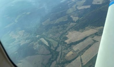 Самолет се разби в двор на къща край Плевен