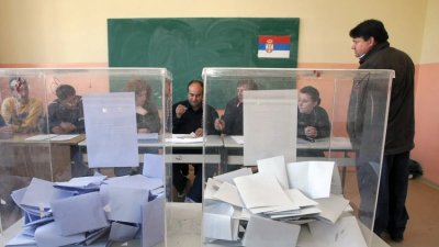 Предсрочни парламентарни избори в Сърбия: Студентите срещу Вучич в оспорвана битка за властта