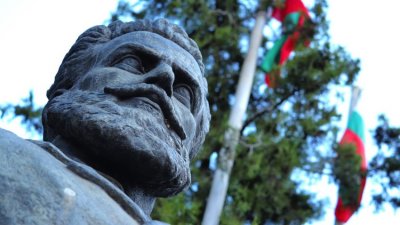 Протест във Враца заради смъртта на двамата тийнейджъри край Мездра