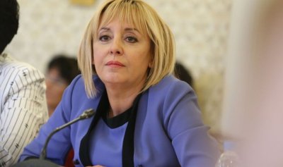 Мая Манолова хвърли око и на надценките при лекарствата 