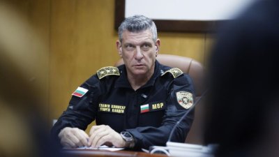 Кандев си показа "големия палат" и отговори на Картофа (ВИДЕО/СНИМКИ)