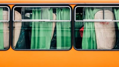 Ученически автобус пропадна в шахта в Плевен