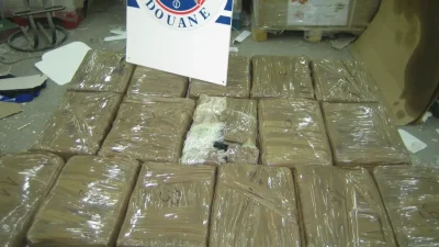 Иззеха значителни количества кокаин, MDMA и метамфетамин