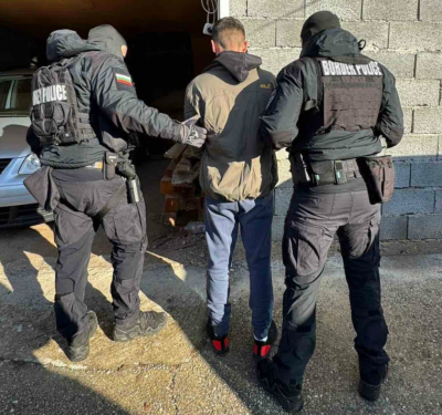 Задържаха 19 българи и сирийци за нелегален трафик (СНИМКИ)