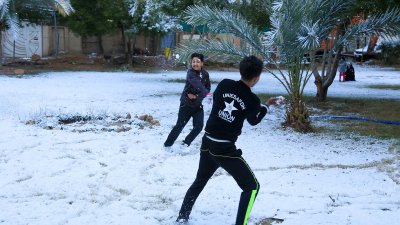Багдад осъмна под снежна покривка