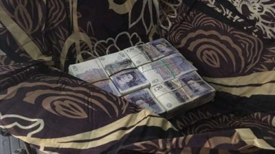 Двама са обвинени за контрабанда на 122 000 британски лири за Албания