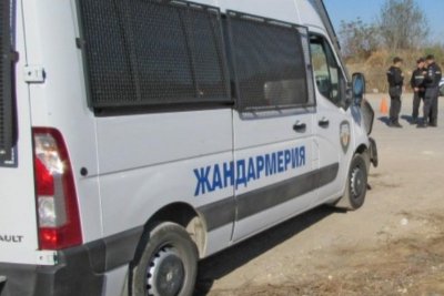 Полиция и жандармерия блокираха врачанско село 