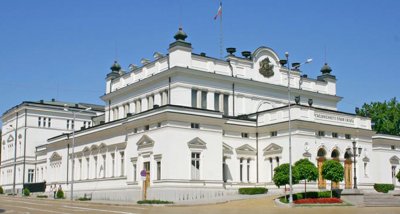 Местата за настаняване с една звезда да плащат туристически данък