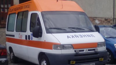 Шофьор се удари в дърво, след това го блъсна джип на пътя Пловдив-Смолян