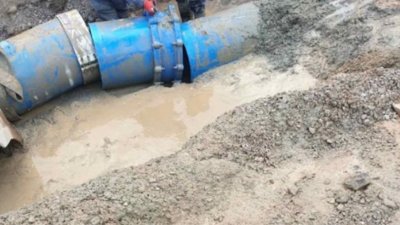 Отстраниха повредата от избилия водопровод към Перник