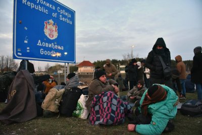 И Сърбия затваря границите си