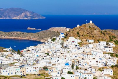 Гърция затваря хотелите до края на април