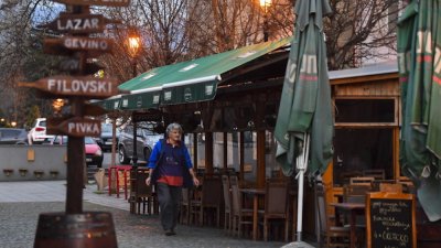 В Македония забраняват събирането на повече от петима души на открито