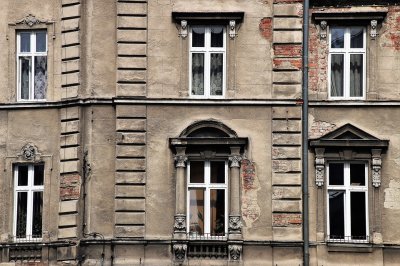 Стара фасада рухна в центъра на София