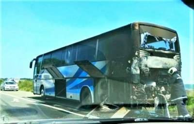 Автобус с деца се запали на магистрала „Хемус“