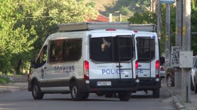Трима от мелето в Куклен остават в ареста