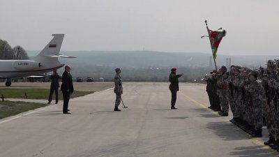 Борисов с щедри обещания за бъдещите военни пилоти