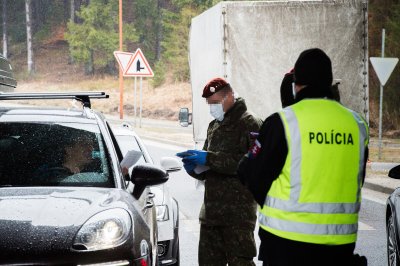 Чехия остава блокирана до 1 април