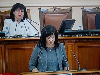 Дариткова: Не е време за политиканстване и ежби
