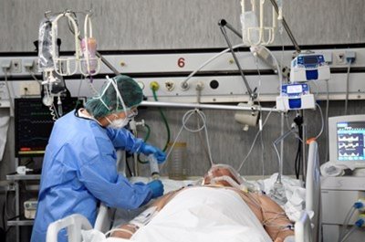 Медицинска сестра от Кремона: Бавно тези мъртъвци убиват и нас