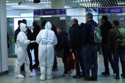 Вирус циркулира: 150 нашенци кацнаха от Лондон, 200 пратихме обратно