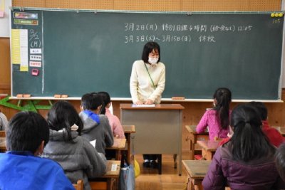 Назад към нормалното: Япончетата тръгват на училище
