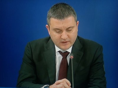 Горанов: Който не иска да плаща ДДС, чака кредит от пенсионерите