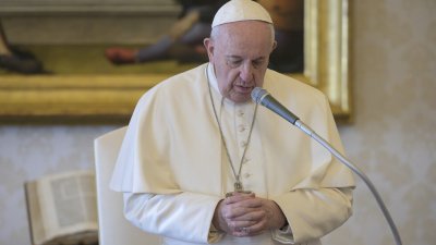 Папата с отрицателна проба за коронавирус 