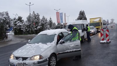 Облекчават преминаването през КПП-тата на областните градове