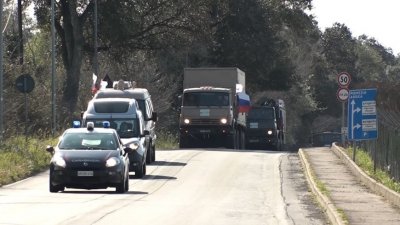 Руски конвой със специална техника и експерти пристигна в Бергамо