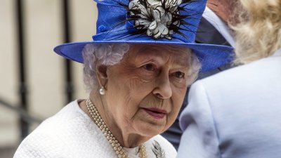 Кралицата с извънредно обръщение към британците