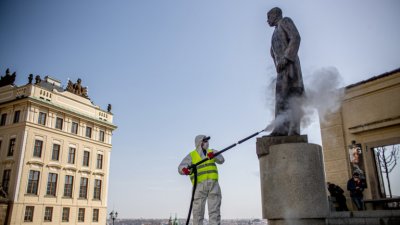 Чехия и Латвия удължиха извънредната ситуация 