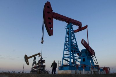 Москва и Риад се договориха – режат драстично нефтодобива