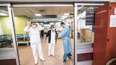 Лекари в САЩ смаяни колко бързо умират пациентите от COVID-19