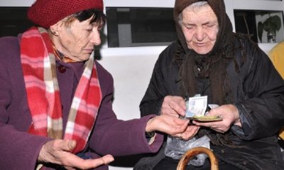 Най-високи пенсии взимат в София, Бургас и Перник - €220, в Германия - 1467 евро