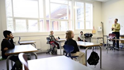 Дания отваря училища, градини и ясли