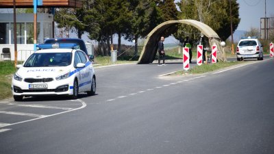 Хитро! КПП-тата на изхода на Благоевград вече са на сянка