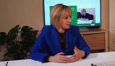 Мая Манолова: Отложете вноските за бързите кредити с 6 месеца