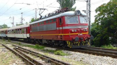 Възстановява се движението на влаковете в страната
