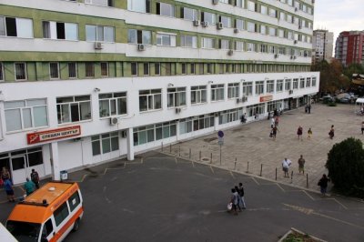 Болницата в Бургас монтира 5 респиратора, 2 от тях са са дарени от Пеевски 