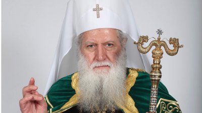 Патриарх Неофит води Светата литургия за Възкресение 