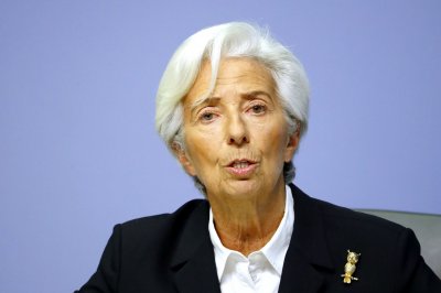 Лагард: ЕЦБ няма да раздава "пари, паднали от небето" 